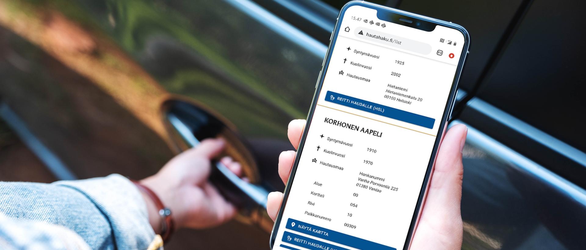 Hautahaku.fi palvelu on auki kännykän näytöllä.